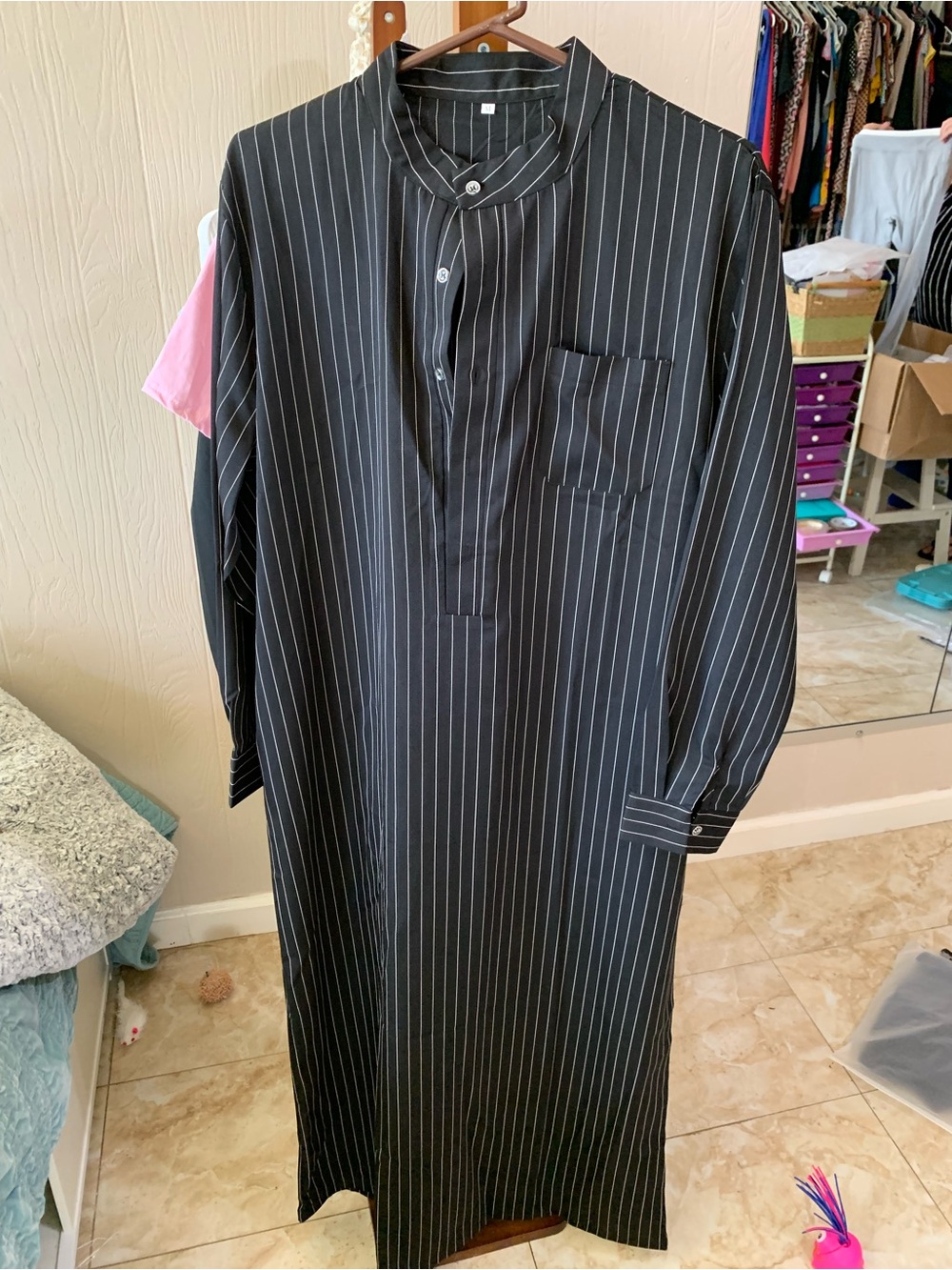 Men’s Black Pinstripe Thobe/ Kandura